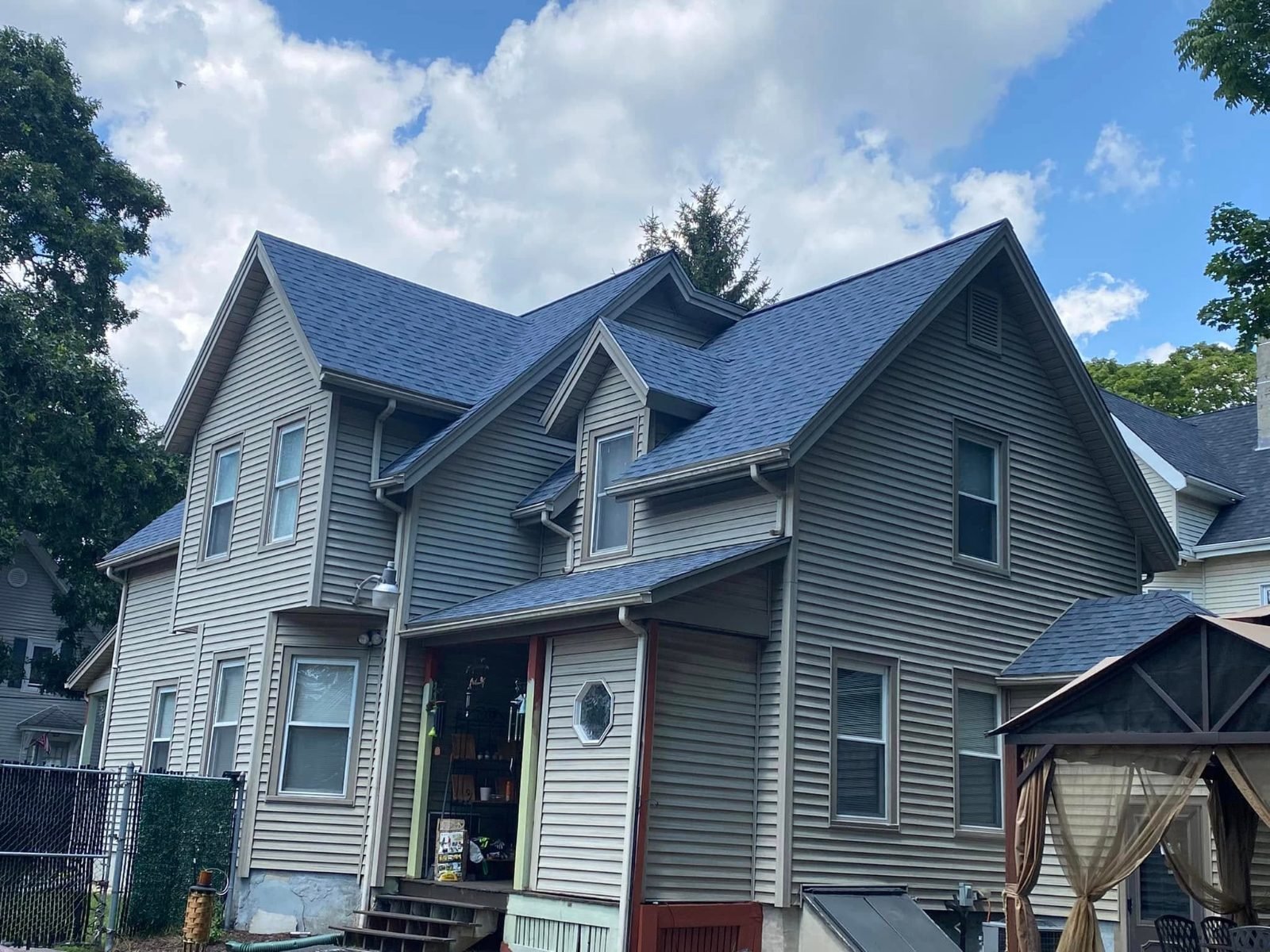 Projects New roof on a multi-gable customer home in Massachusetts